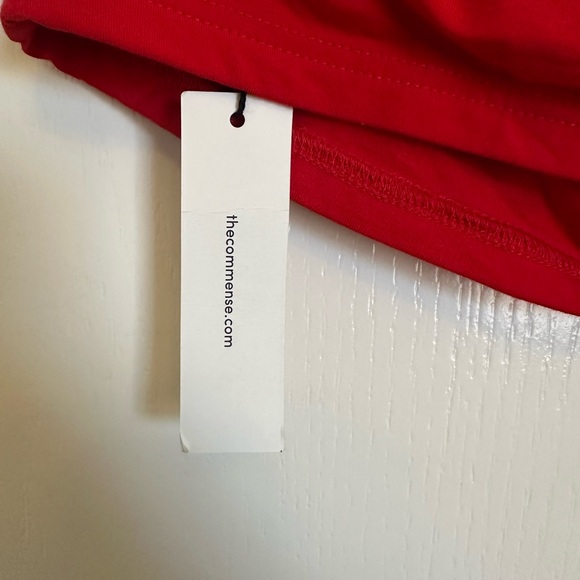 Commense Red Off-Shoulder Backless Top - Picture 8 of 8